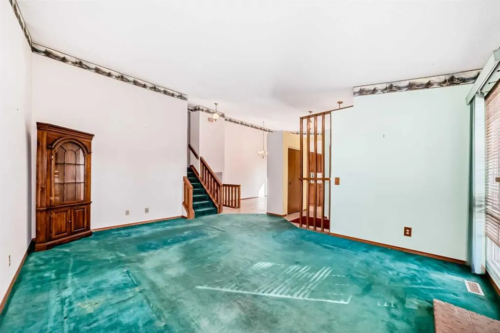 219 Templeview Place NE
