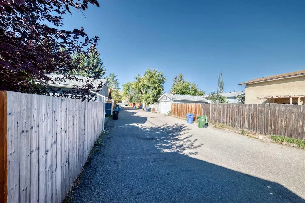 219 Templeview Place NE