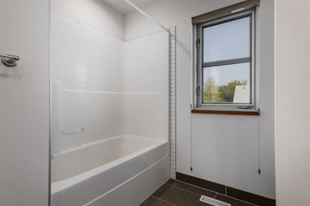 2 Deibert Close SW