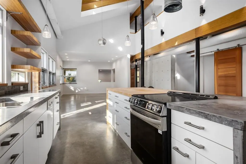2 Deibert Close SW
