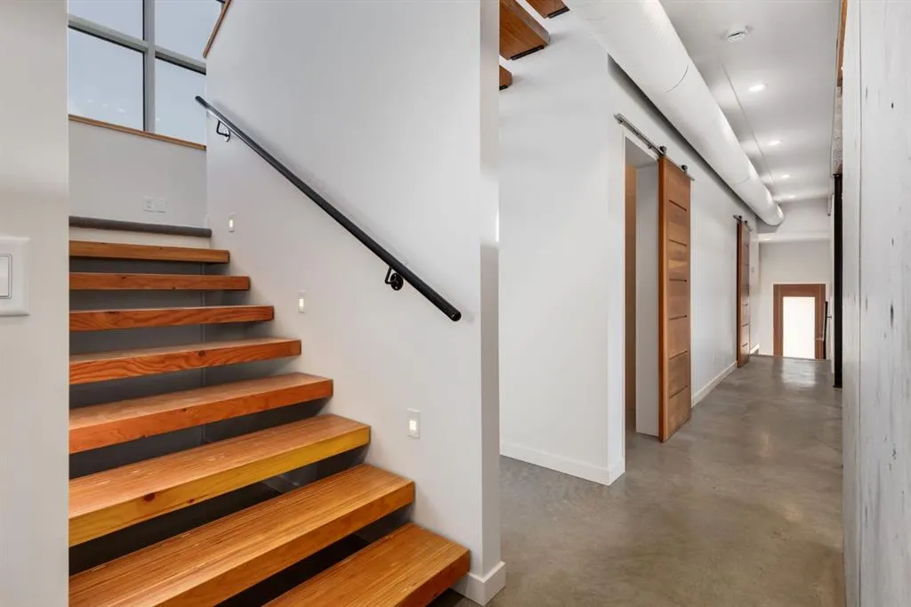 2 Deibert Close SW