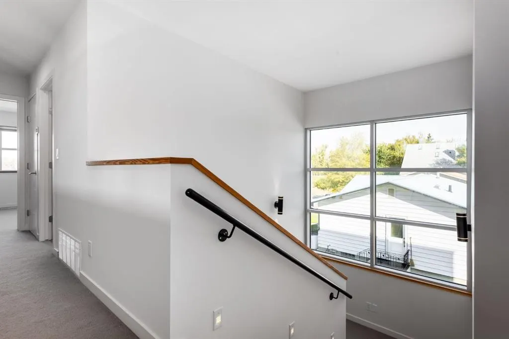 2 Deibert Close SW