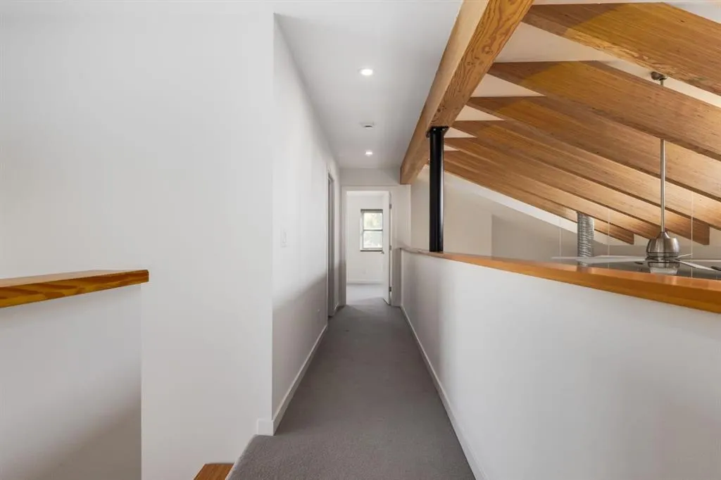 2 Deibert Close SW