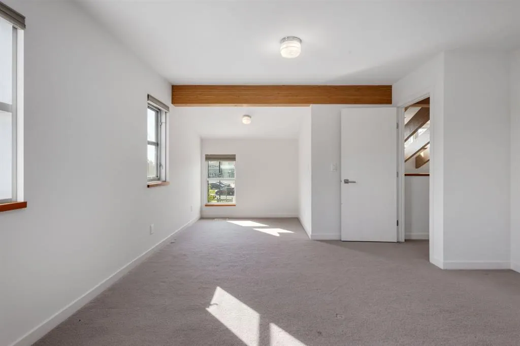2 Deibert Close SW