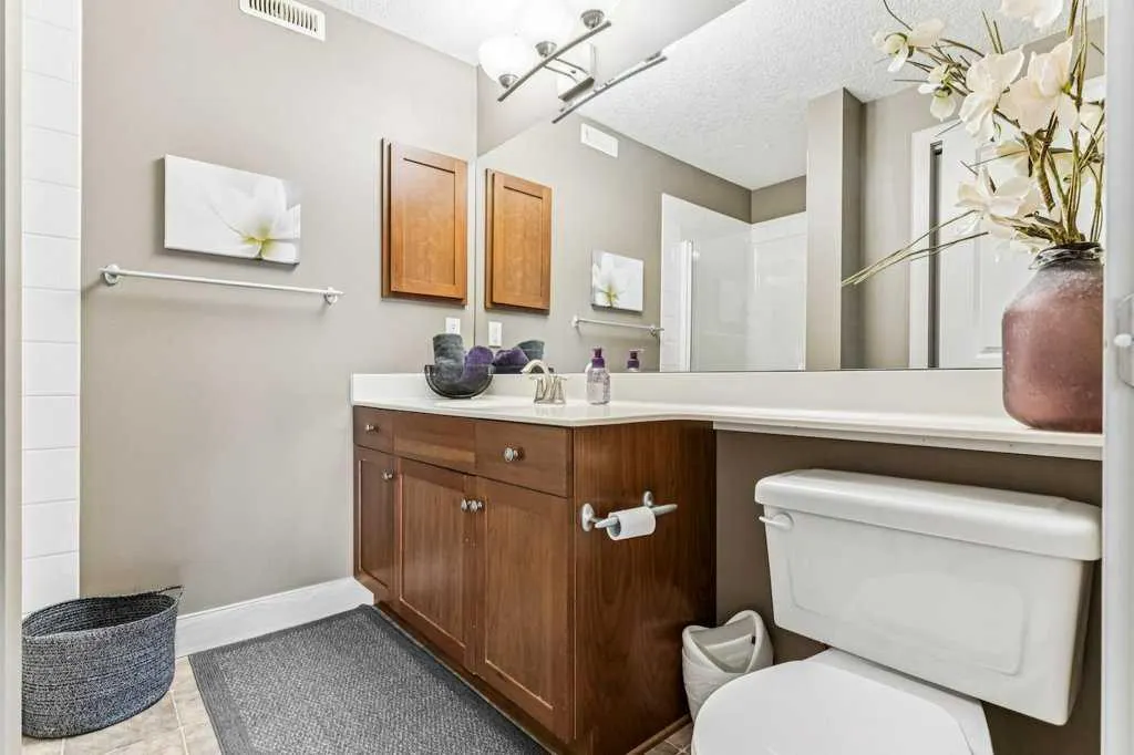 16 Royal Oak Cape NW