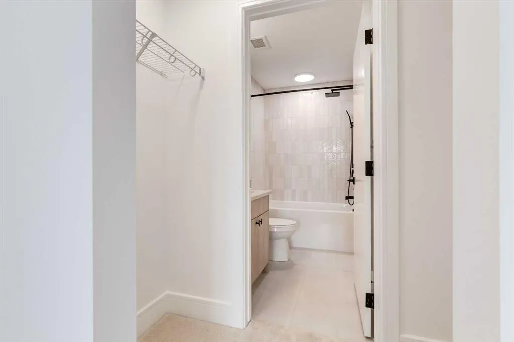 330 Dieppe Drive SW, #406