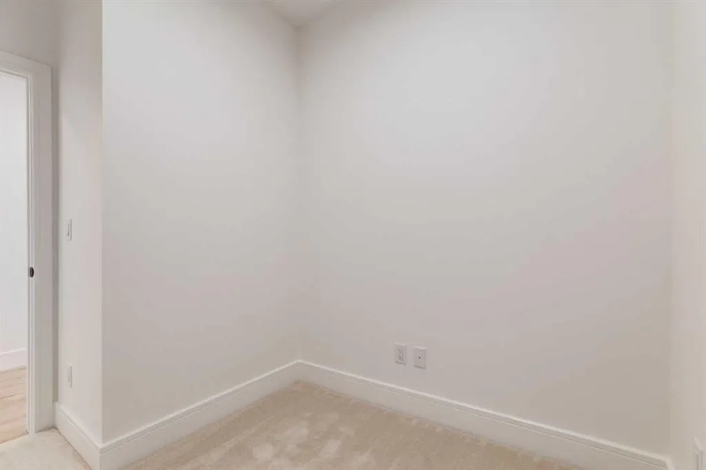 330 Dieppe Drive SW, #406
