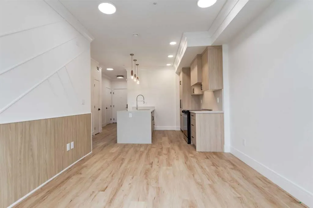 330 Dieppe Drive SW, #406