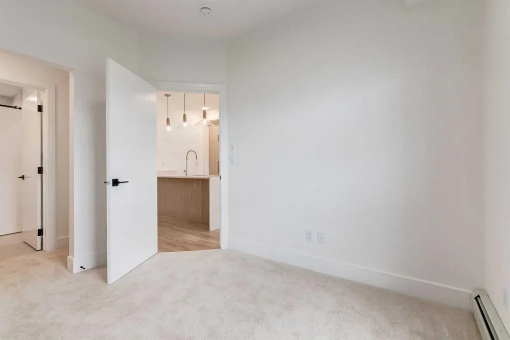 330 Dieppe Drive SW, #406