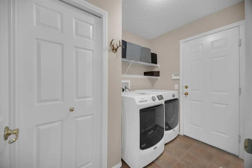 154 Bridlewood Court SW