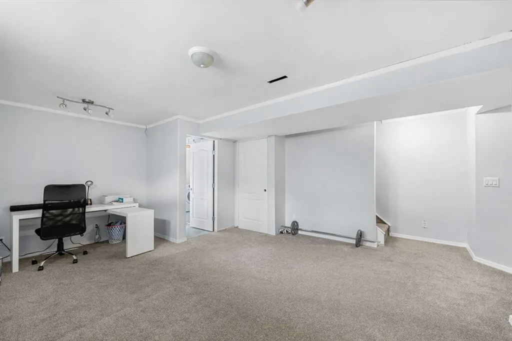 47 San Diego Place NE