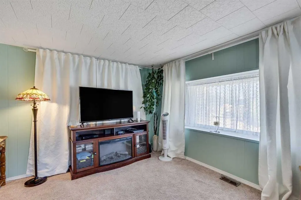 134 Village Way, #8