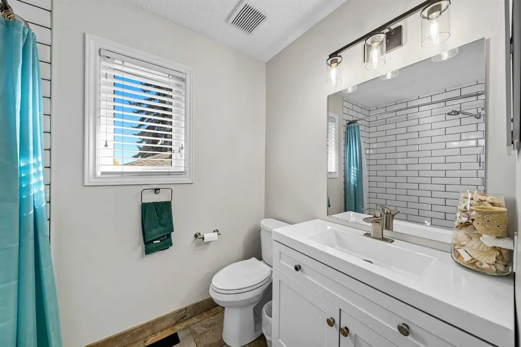 1375 Sunvista Way SE