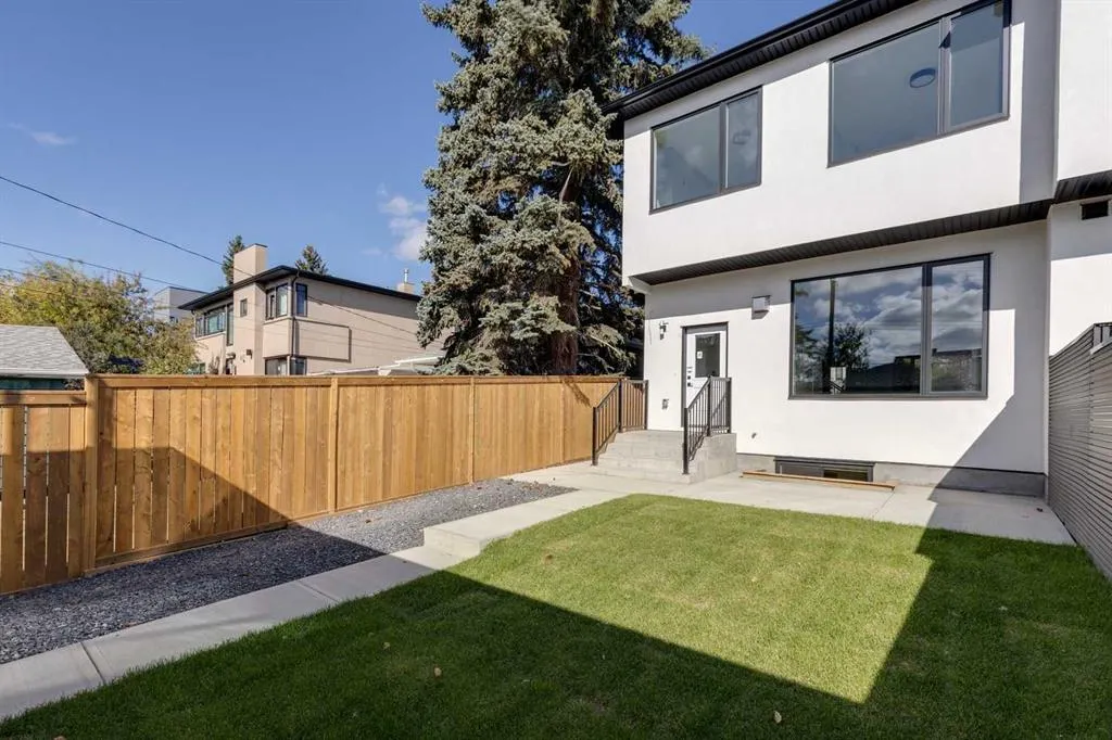 2015 23 Avenue NW
