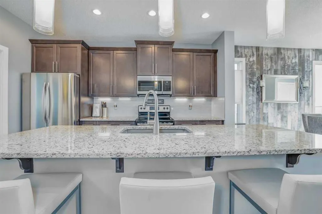 283 Mahogany Heights SE