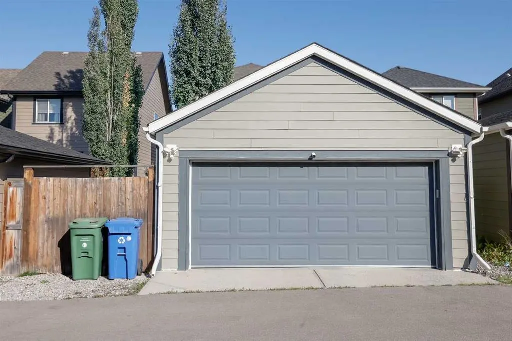 283 Mahogany Heights SE
