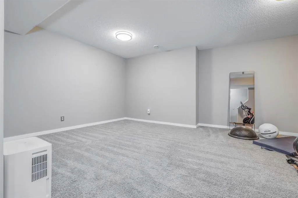 283 Mahogany Heights SE