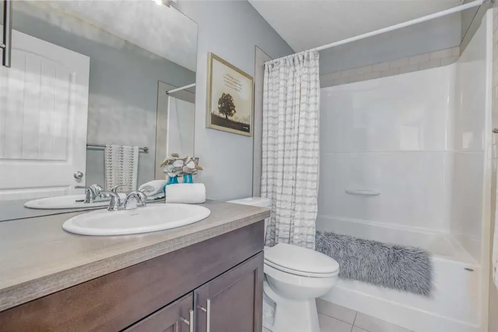 283 Mahogany Heights SE