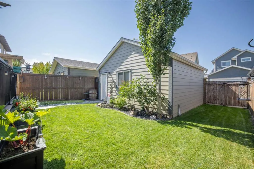 283 Mahogany Heights SE