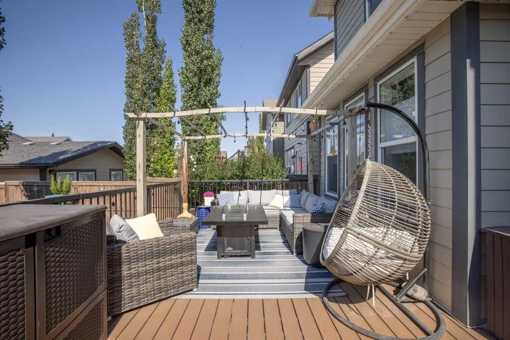 283 Mahogany Heights SE