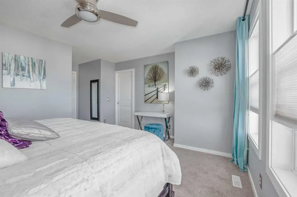 283 Mahogany Heights SE