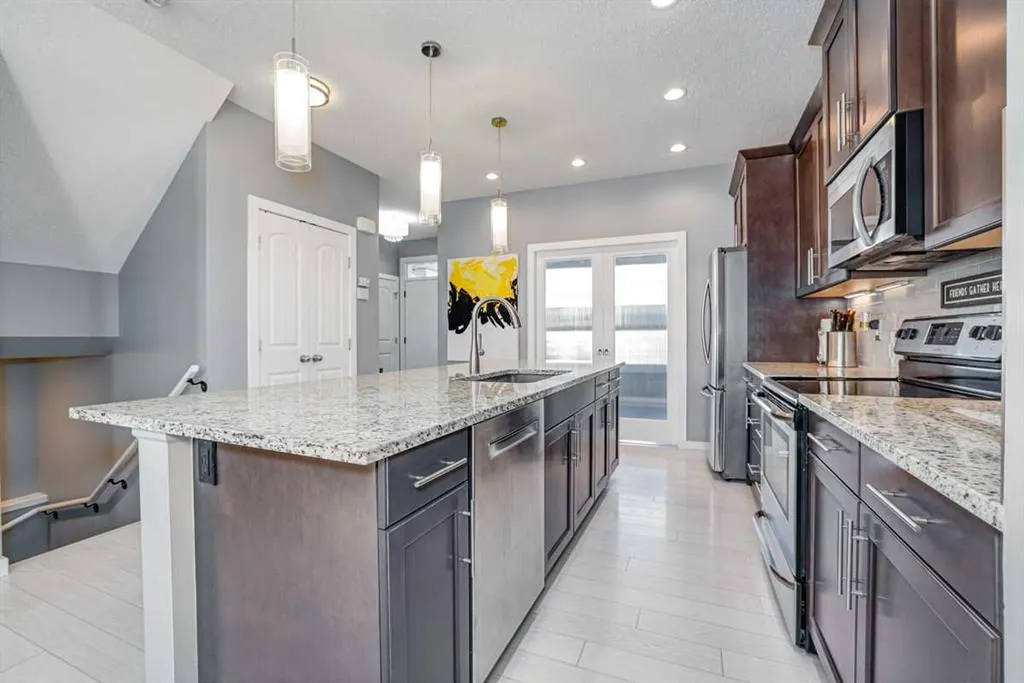 283 Mahogany Heights SE