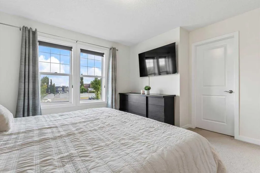 1303 New Brighton Park SE