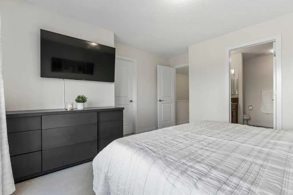 1303 New Brighton Park SE