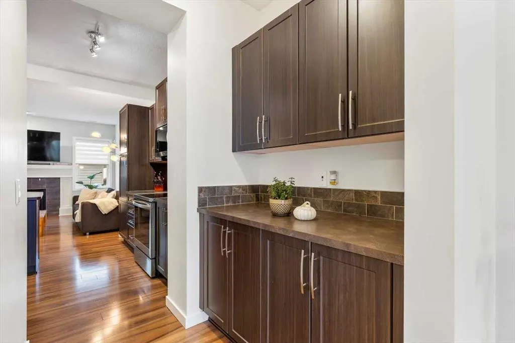 1303 New Brighton Park SE