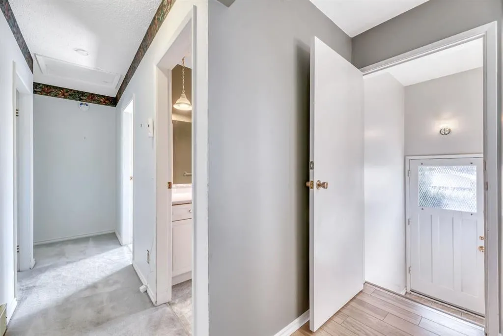 23 Brazeau Crescent SW