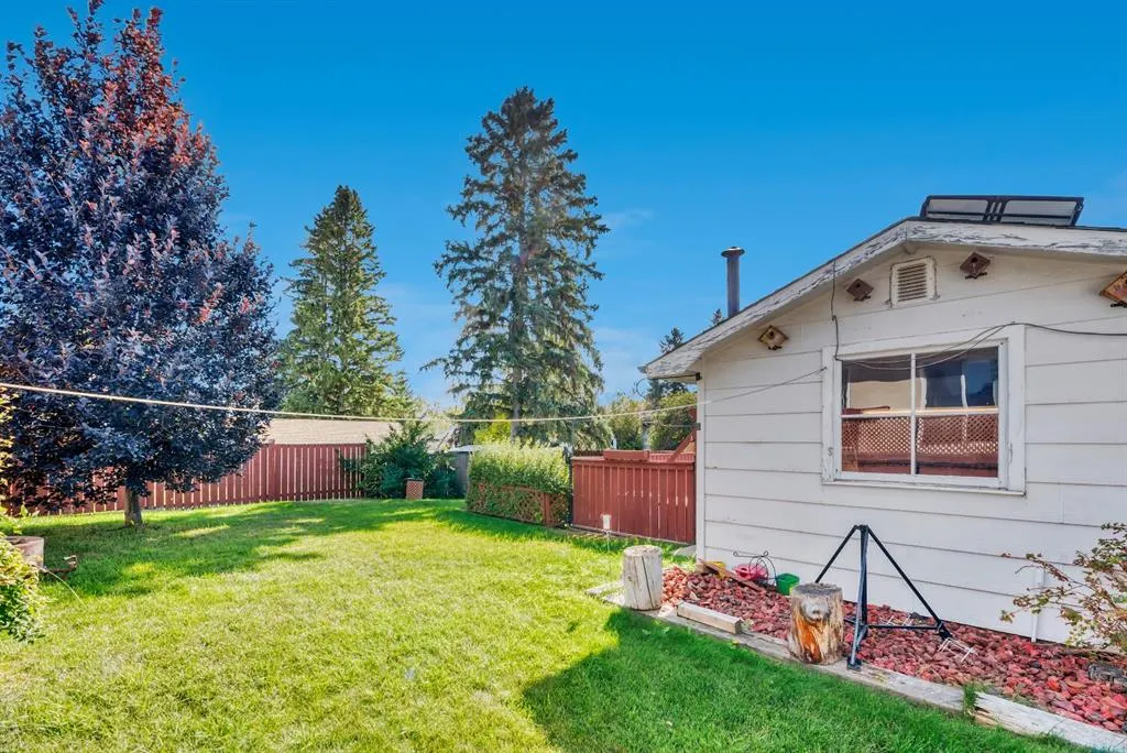 23 Brazeau Crescent SW
