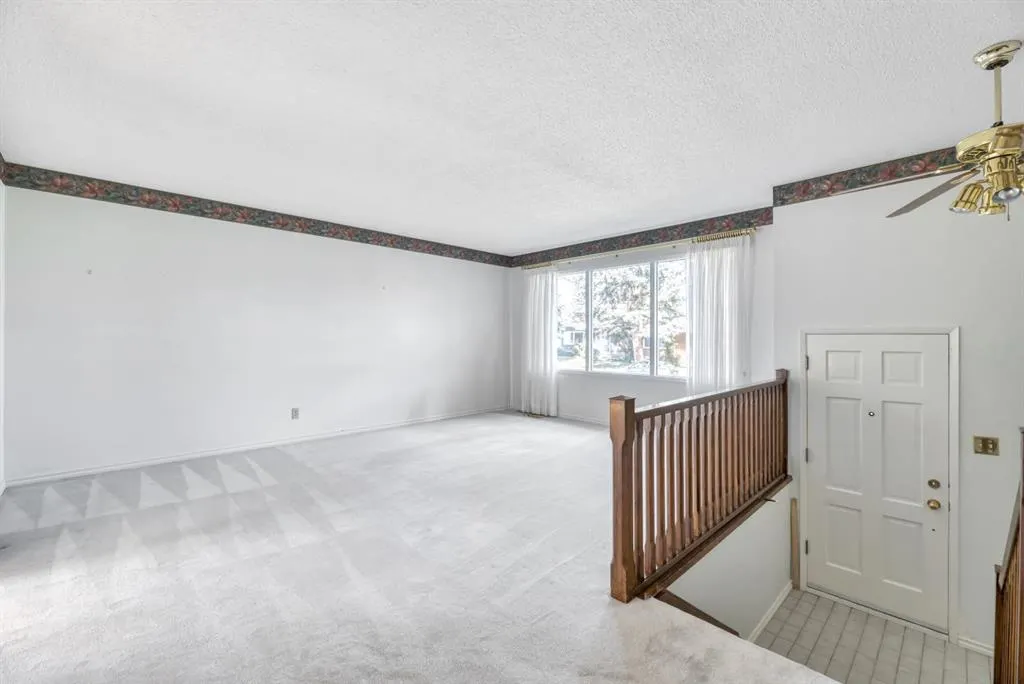 23 Brazeau Crescent SW