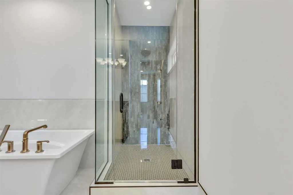 352 Normandy Drive SW