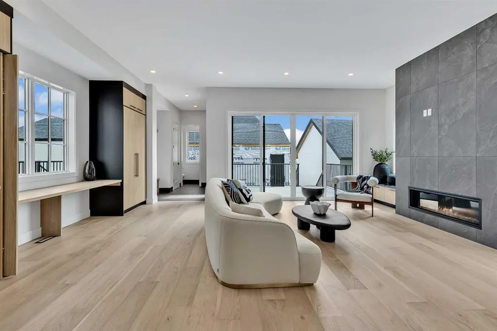 352 Normandy Drive SW