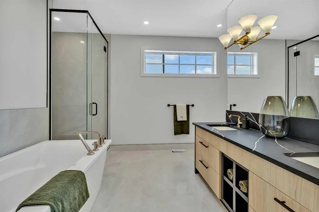 352 Normandy Drive SW