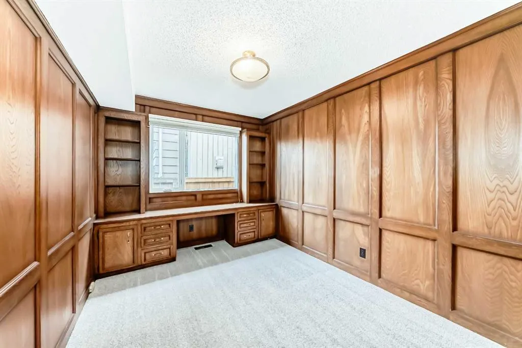 28 Woodfield Court SW
