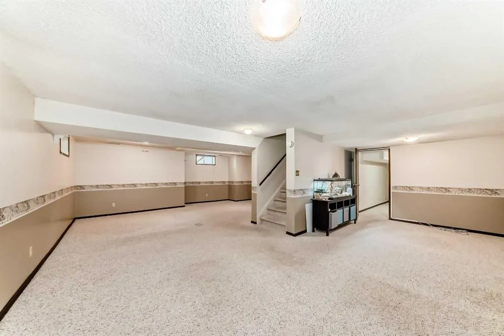 28 Woodfield Court SW