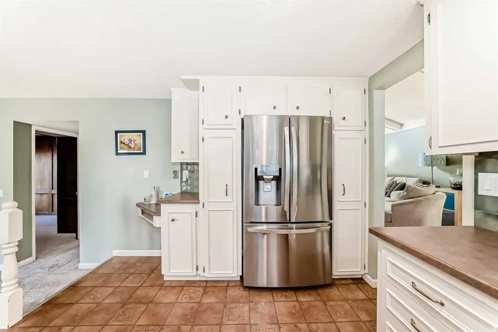 28 Woodfield Court SW