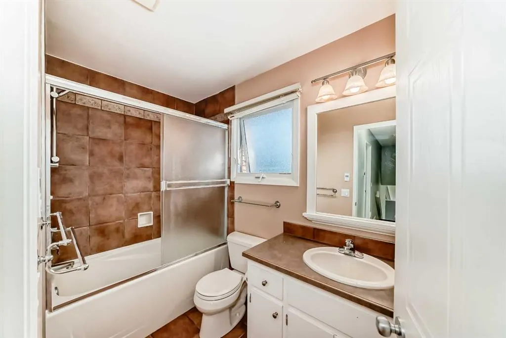 28 Woodfield Court SW