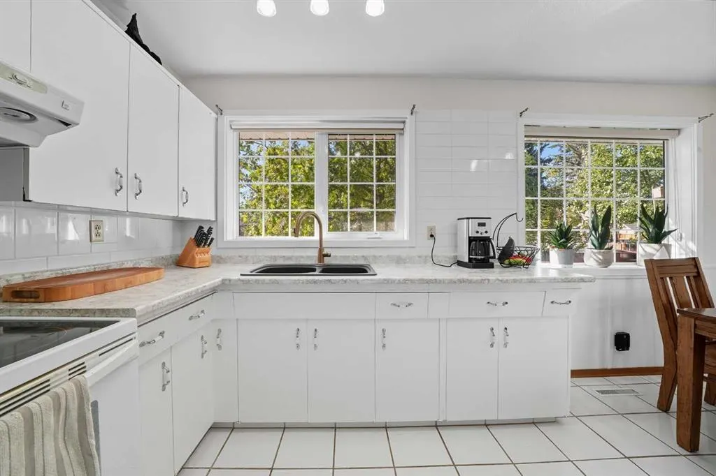 23 McKinnon Crescent
