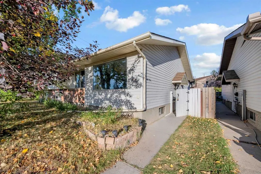 325 Woodvale Crescent SW