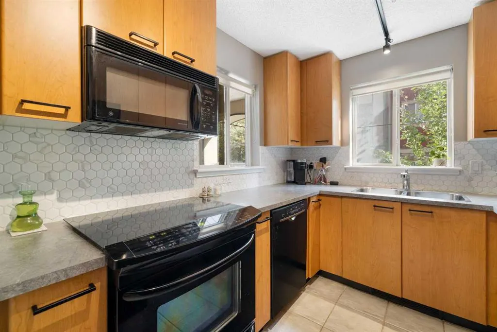 22 Richard Place SW, #141