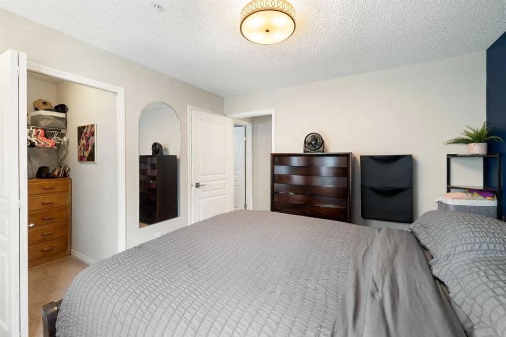 22 Richard Place SW, #141