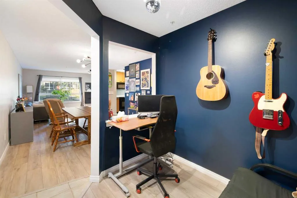 22 Richard Place SW, #141
