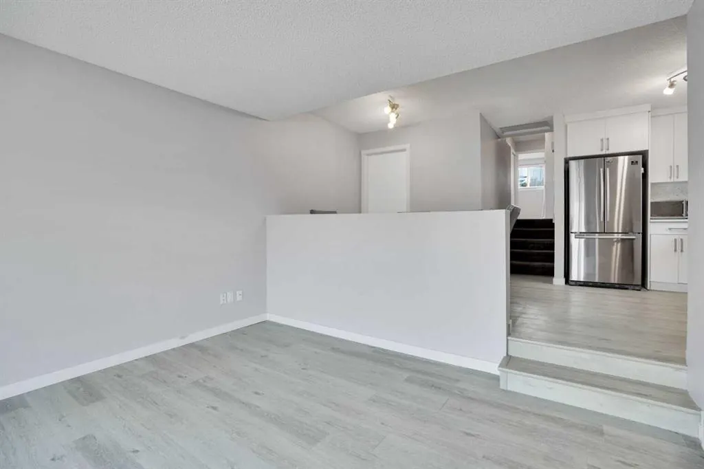 20 Tararidge Close NE