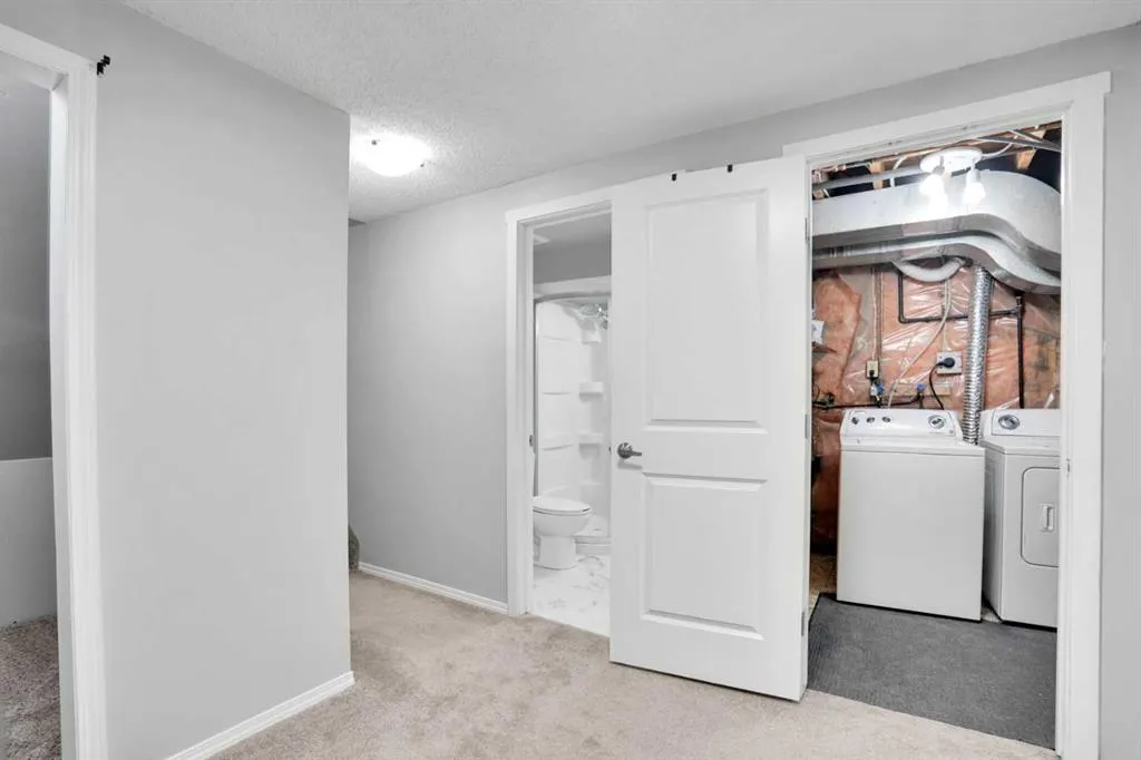 20 Tararidge Close NE
