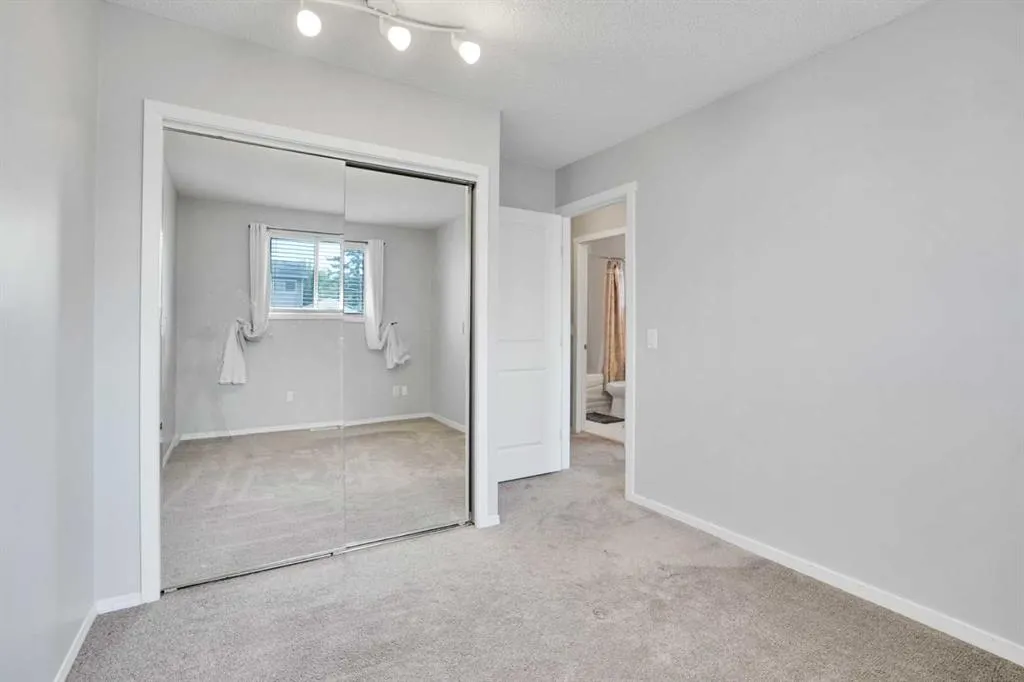 20 Tararidge Close NE