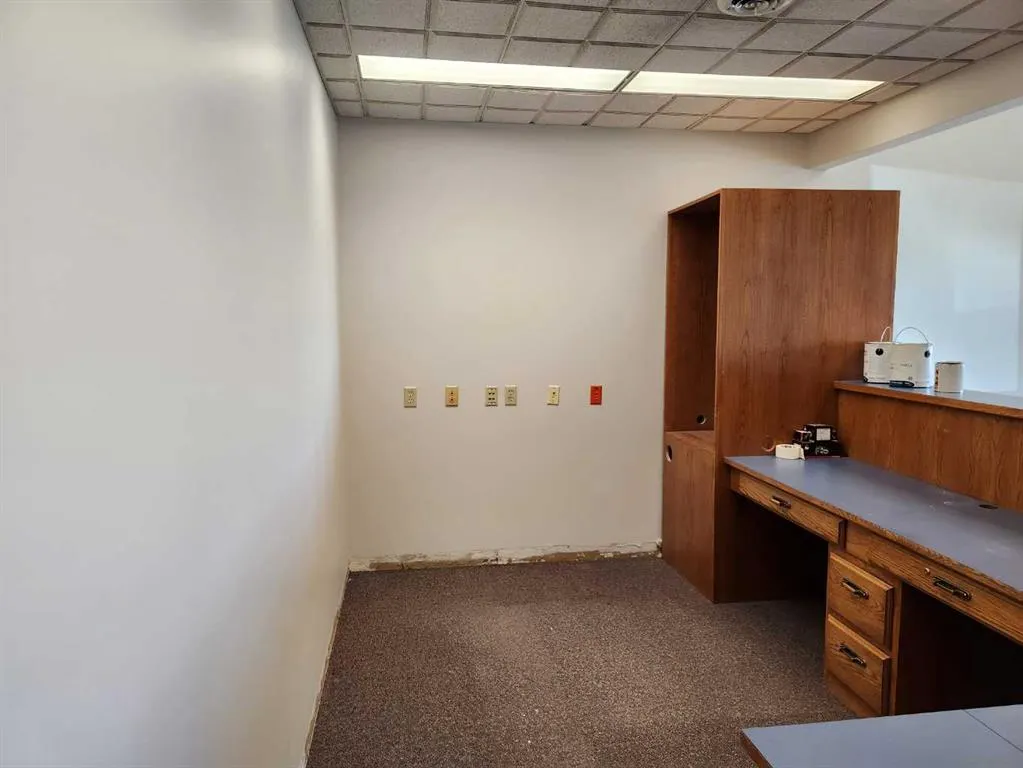 4402 52 Avenue, #106
