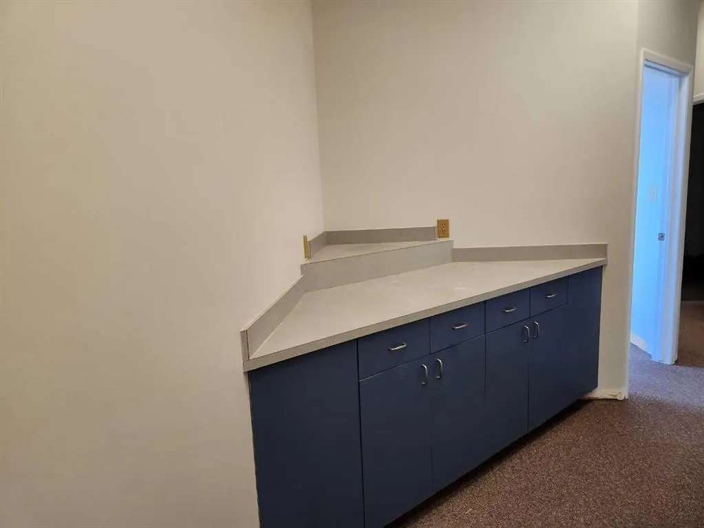 4402 52 Avenue, #106