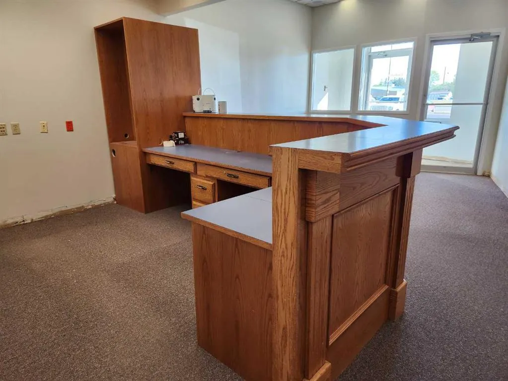 4402 52 Avenue, #106